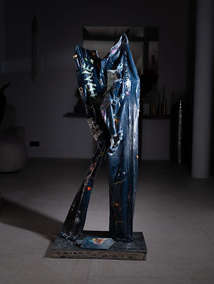 Authentic resinated Pop art jean on steel base