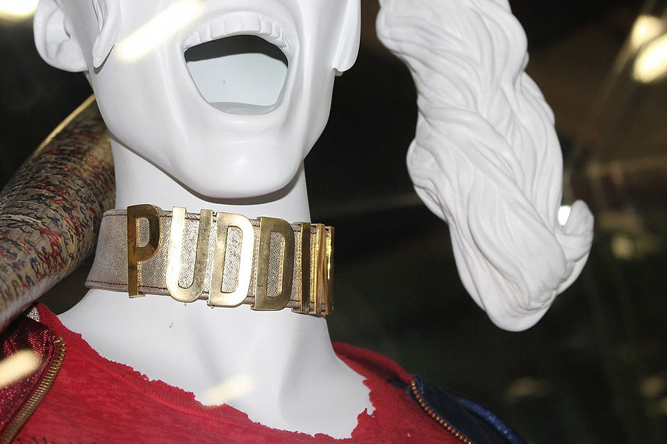 Harley-Quinn-costume-Puddin-necklace