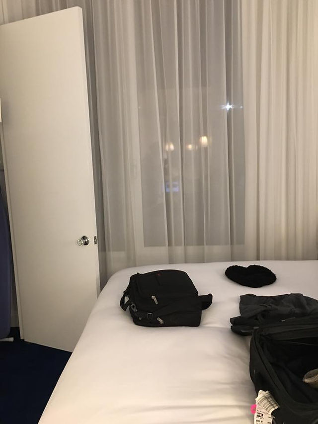 Hotel Room Pic 4