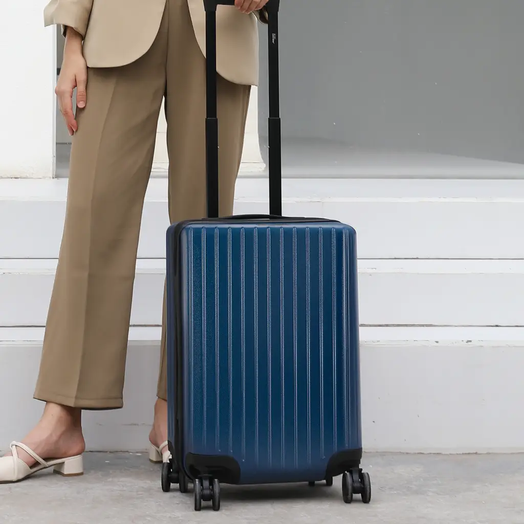 The Ocean Suitcase Navy S Miami CarryOn