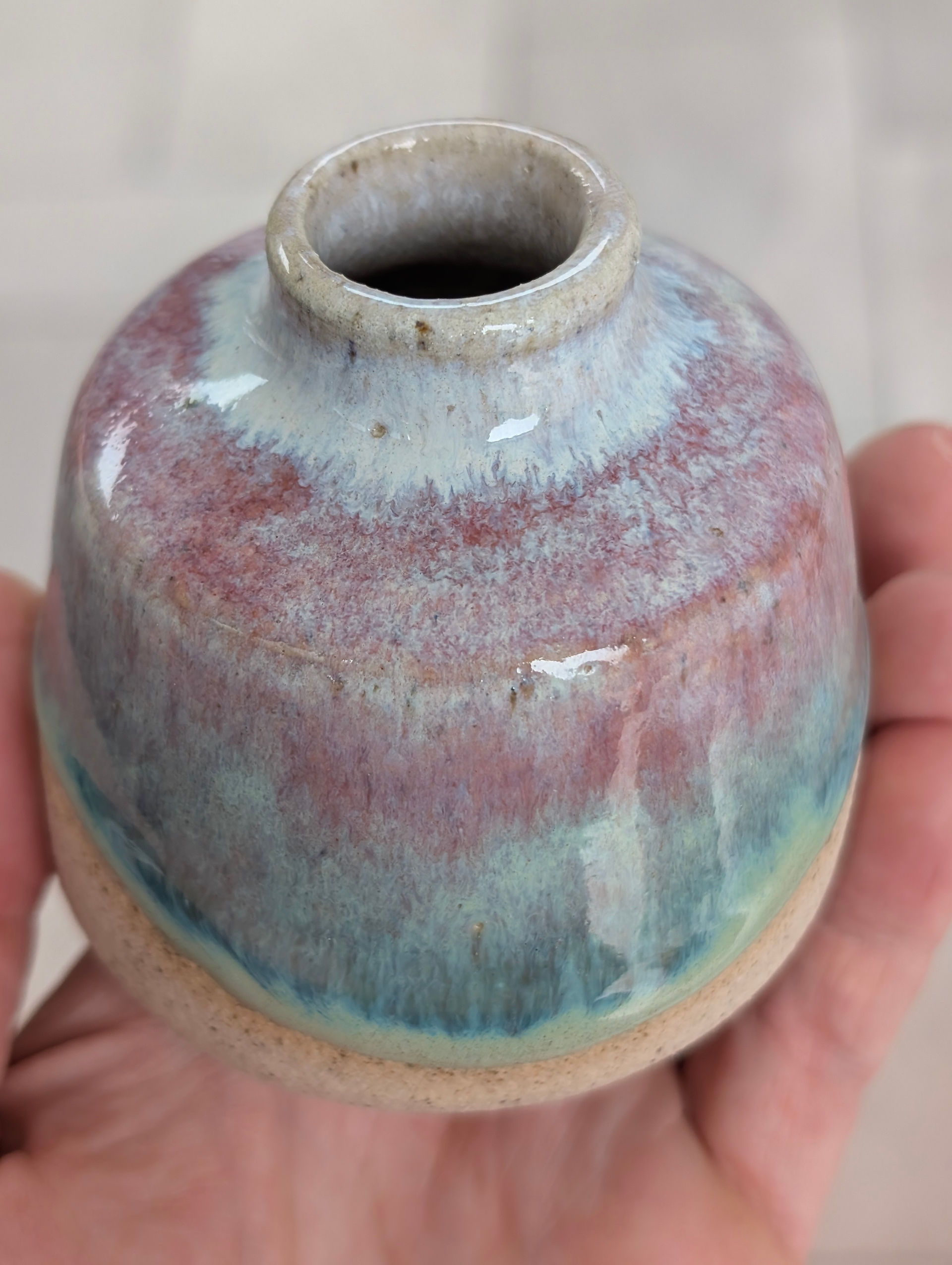Glazed ceramic reed diffuser base in white, pink and green