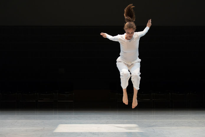  Sarah Chenoweth performs Trisha Brown’s Locus Solo, photo by Margo Moritz