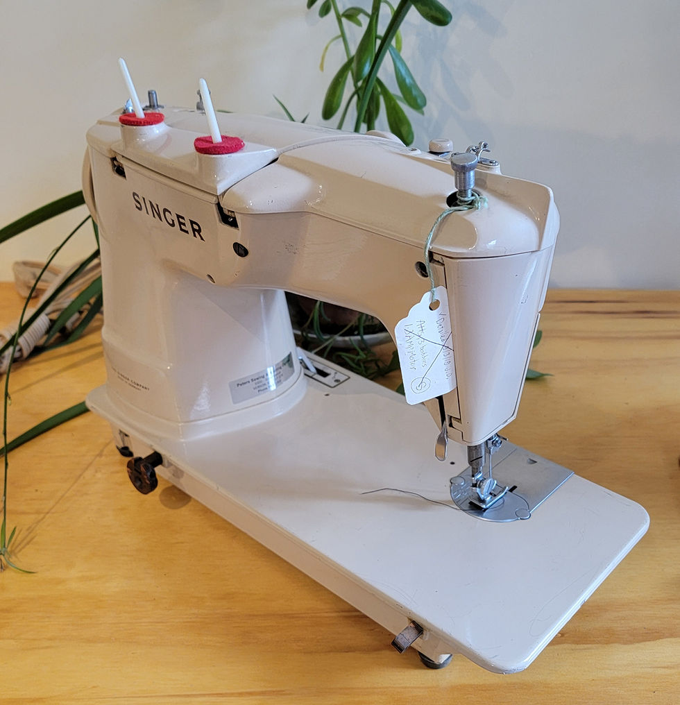 Miniatura: German Singer 411g Vintage Sewing Machine, Restored by Stagecoach Road