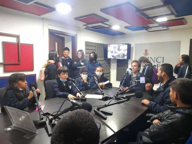 Estudiantes de la Fundación visitan INCI Radio