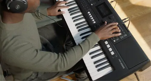 Ejemplo teclado Yamaha PSR-E483