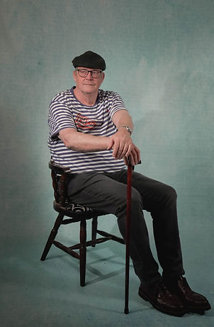 herman zittend 2.jpg