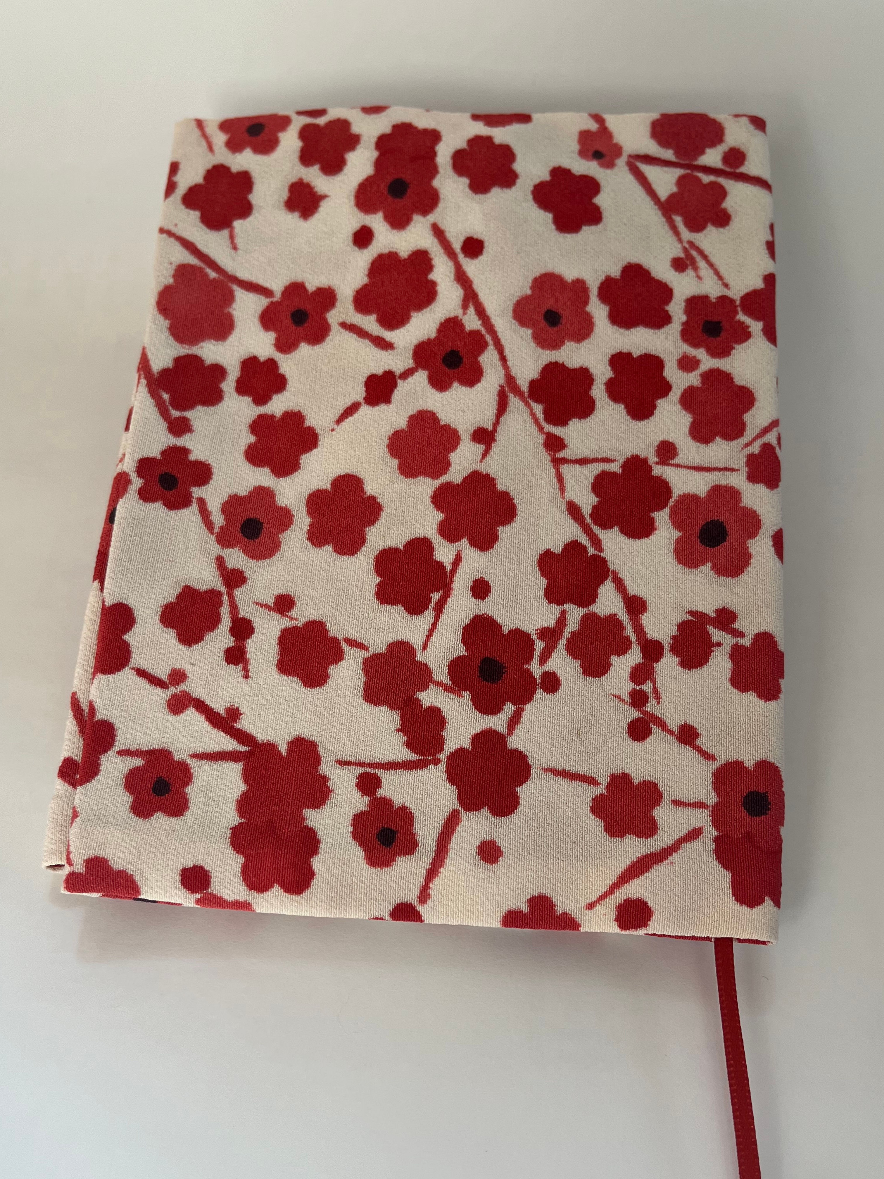 文庫版ブックカバー(赤)(梅柄)