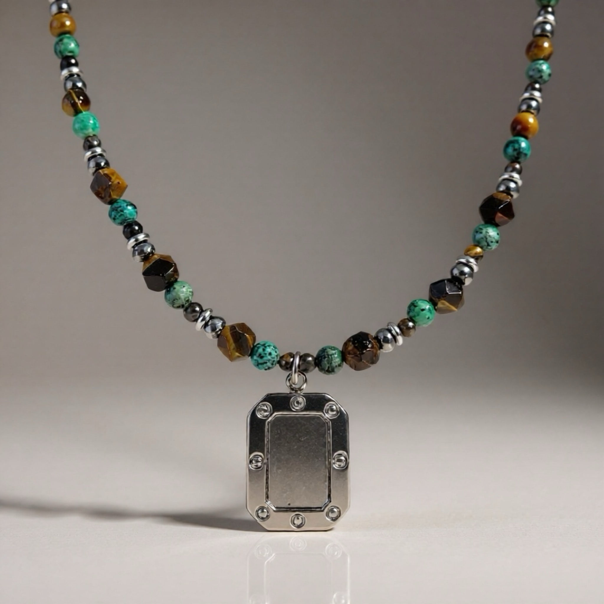 שרשרת אבנים עם תליון לגבר - Mala Uto