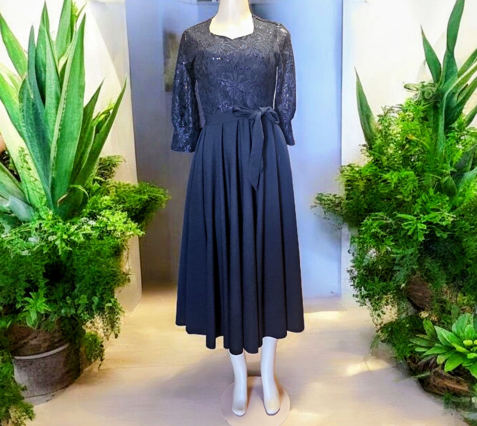 Black sequías maxi dress