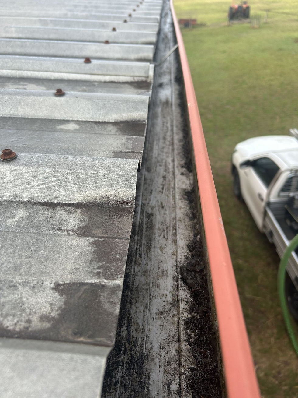 Cleared 18 metre farm shed gutter in Pokolbin after vacuum gutter cleaning, ready to feed the rainwater tank