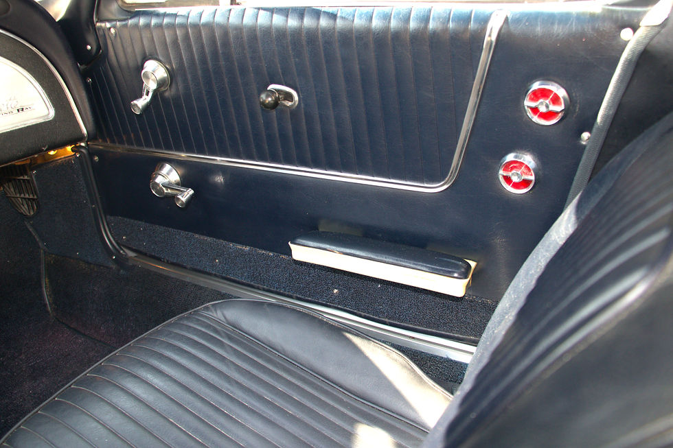 1963 Corvette Split Silver (22).jpg