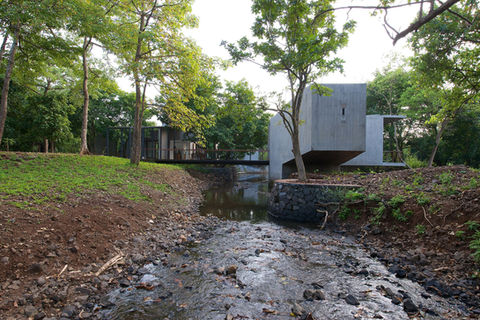 house_on_a_stream
