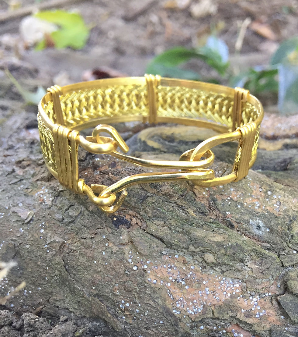 Thumbnail: Golden Strands Bracelet