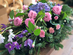 Trauerkranz, Bukett und Gestecke für Begräbnis, Beerdigung: Trauerbukett - Trauergestecke