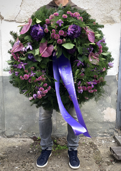 Trauerkranz, Bukett und Gestecke für Begräbnis, Beerdigung: Trauerbukett - Trauergestecke