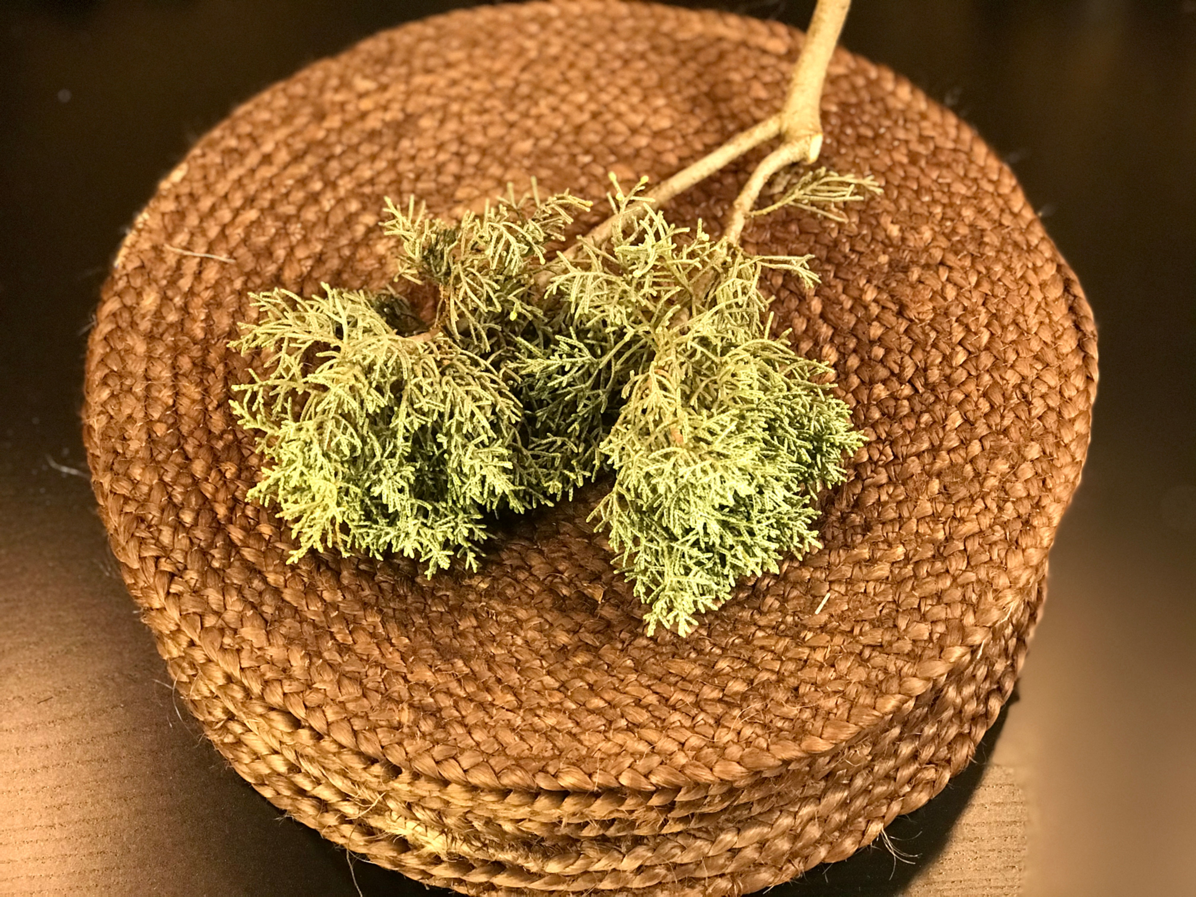 Setzgedeck rund dunkelbraun Jute