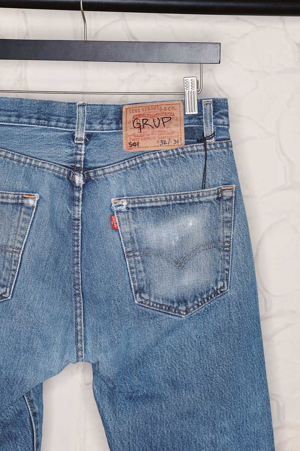 Thumbnail: 2010 Levi’s 501 + Waist-In, item no. 02-10516