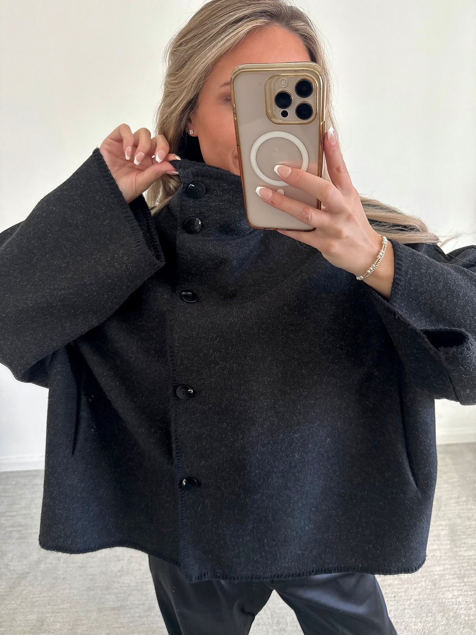 Thumbnail: Everyday Cape - Black