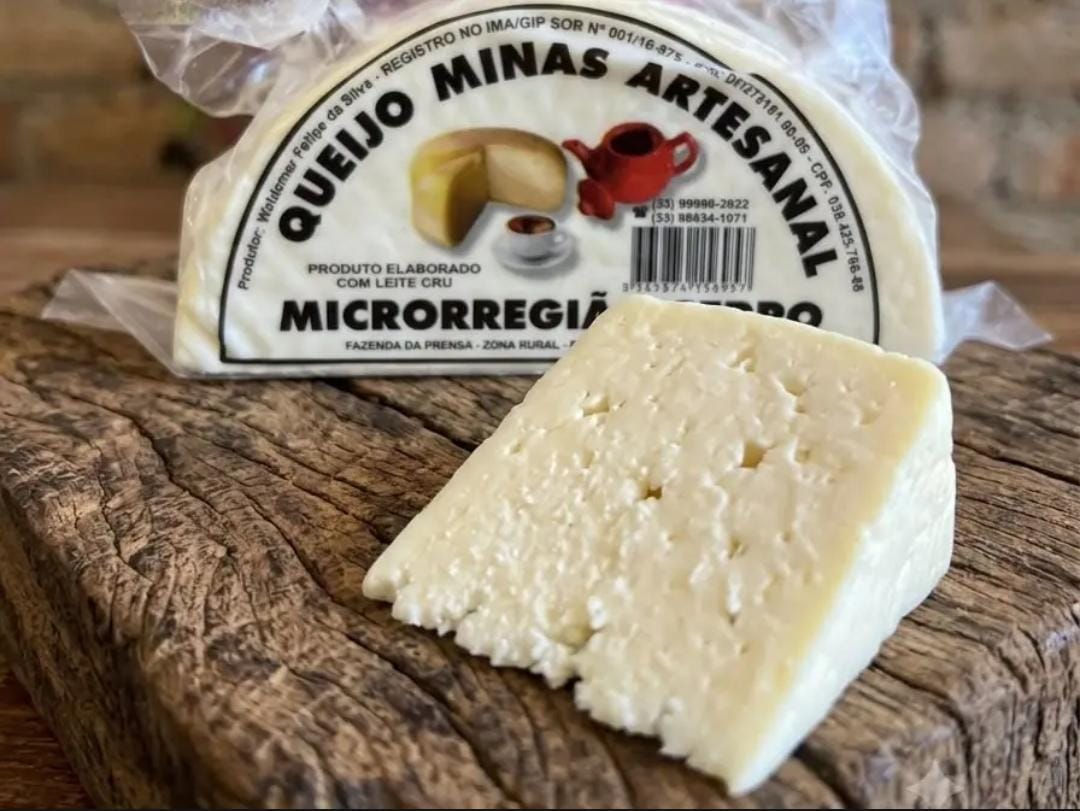 Queijo meia cura Pedaço Valdemar aproximado 410 á 450 gr