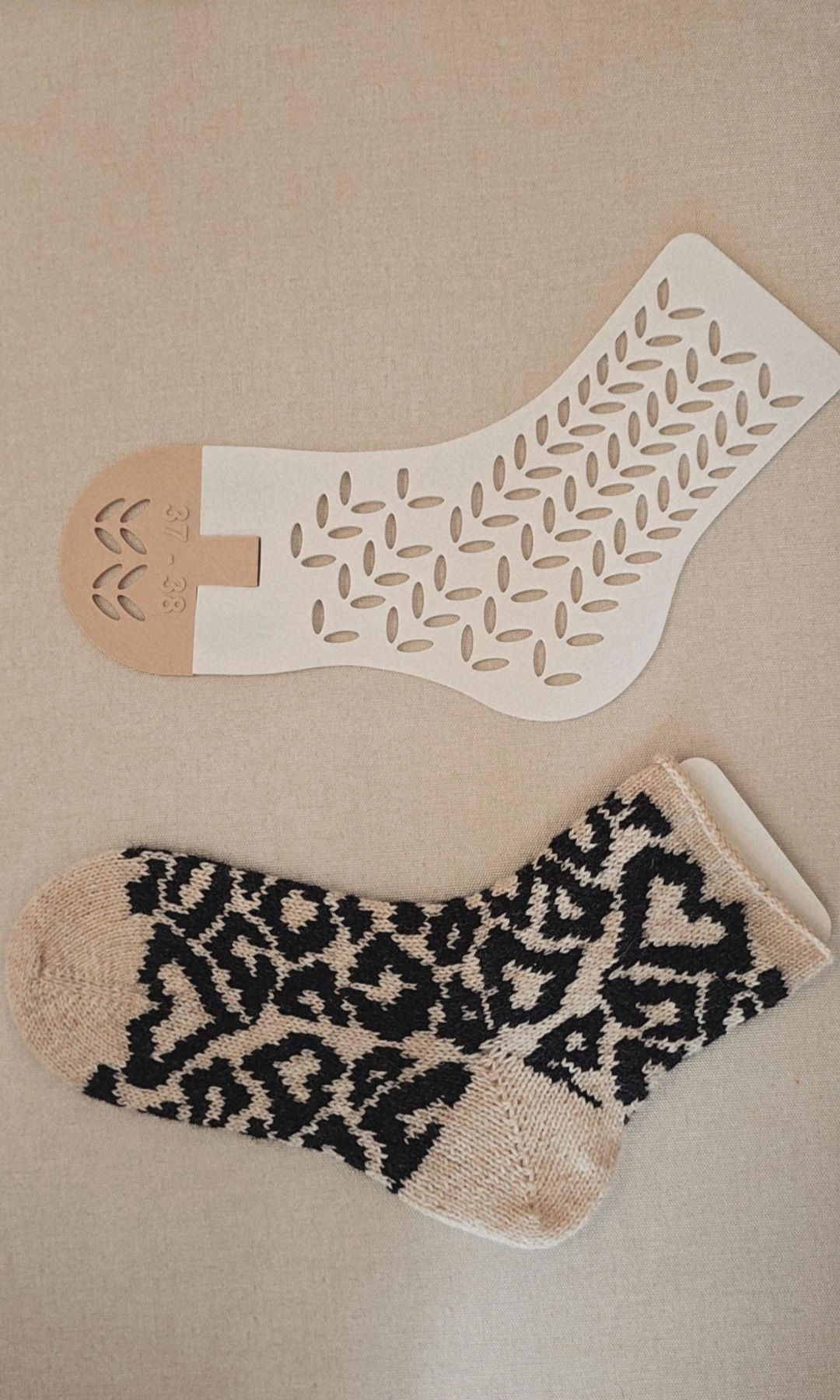 WILD HEARTS - Receta para tejer medias