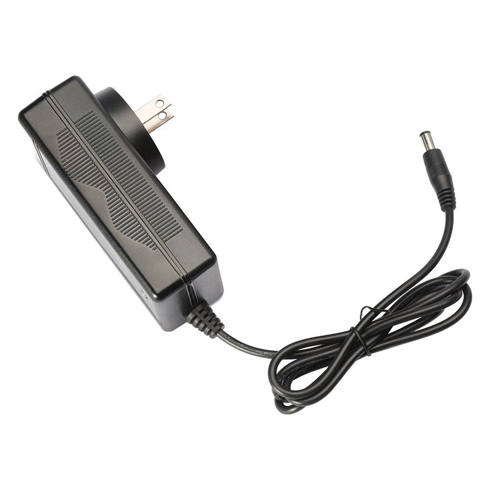 Underwater Kinetics Charger, C8 eLED (L2)/Light Cannon eLED (L1), NiMH 100-240 V