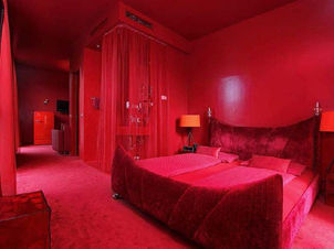 Man sieht Rot: Der Red Room im Arcotel Rubin
