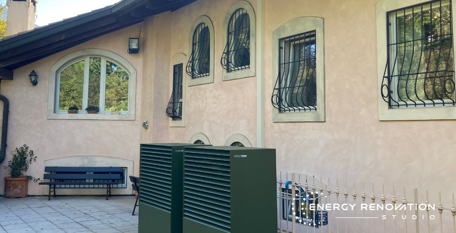 Due pompe di calore a cascata, installate sul retro di una villa a Trento