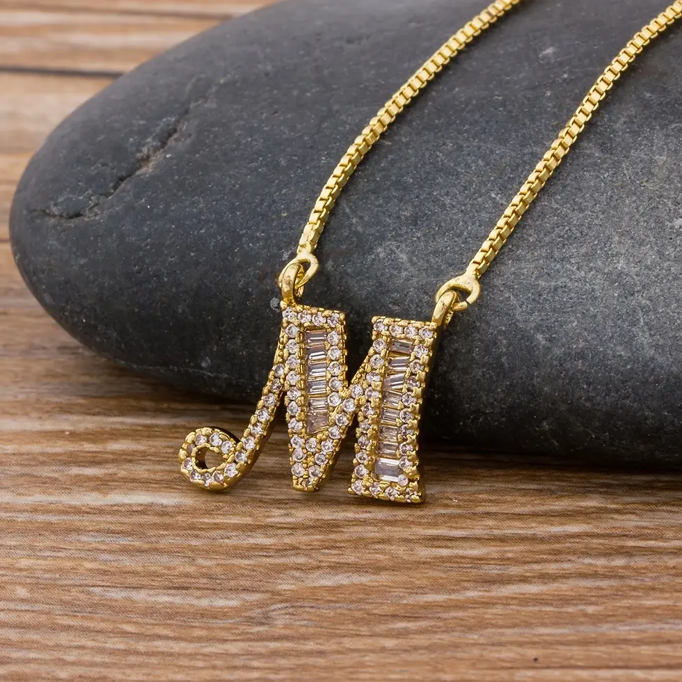 Miniatura: Collar hermoso de la A-Z con zirconias DORADO