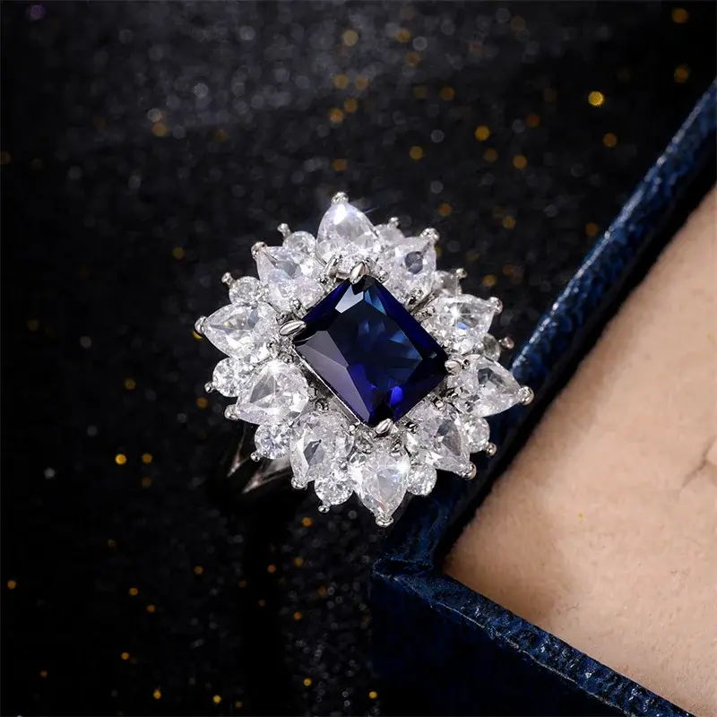 Miniatura: Hermoso anillo saphire grande