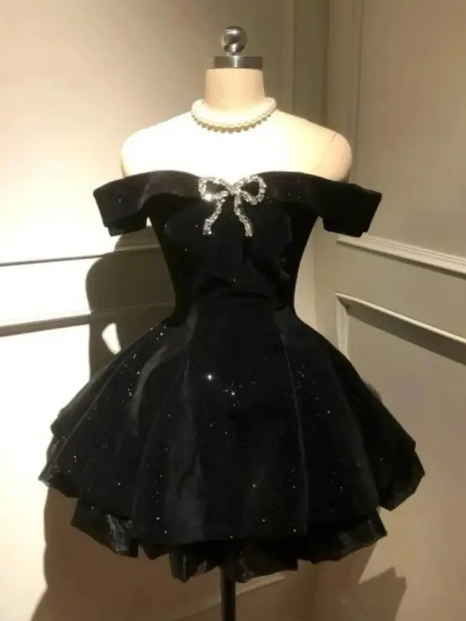 Miniatura: Vestidos Velvet