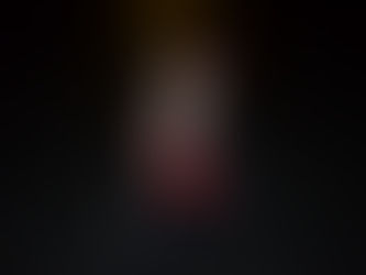 Liliana Kozak, jeune femme qui regarde la caméra