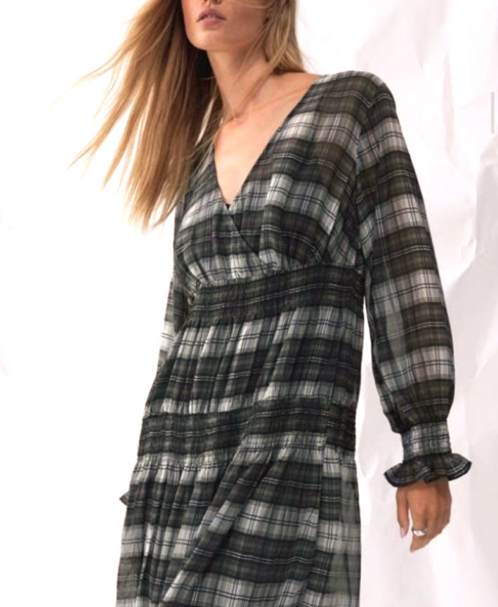 Thumbnail: Moochi Selecting Dress