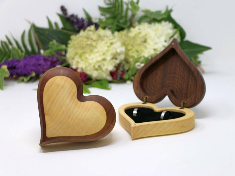 Hochzeit Ringkästchen offen und geschlossen