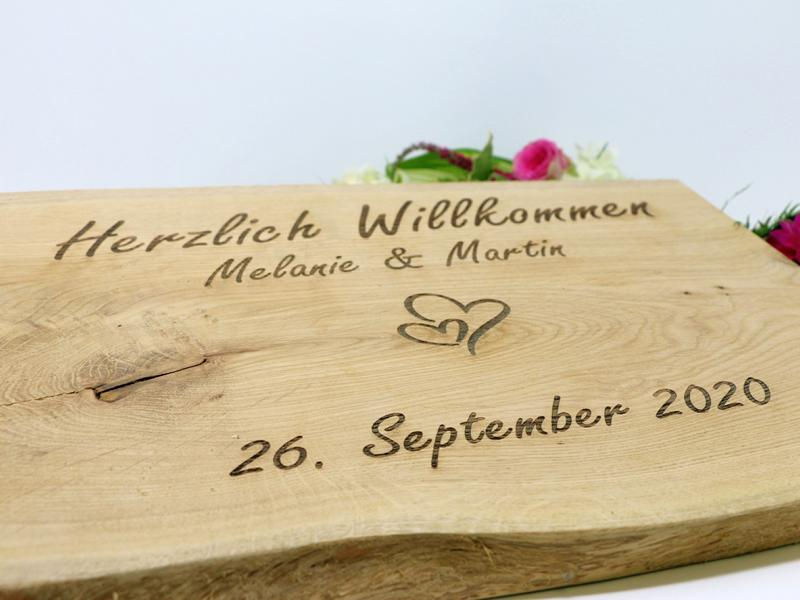 Holzschild mit Gravur zur Hochzeit