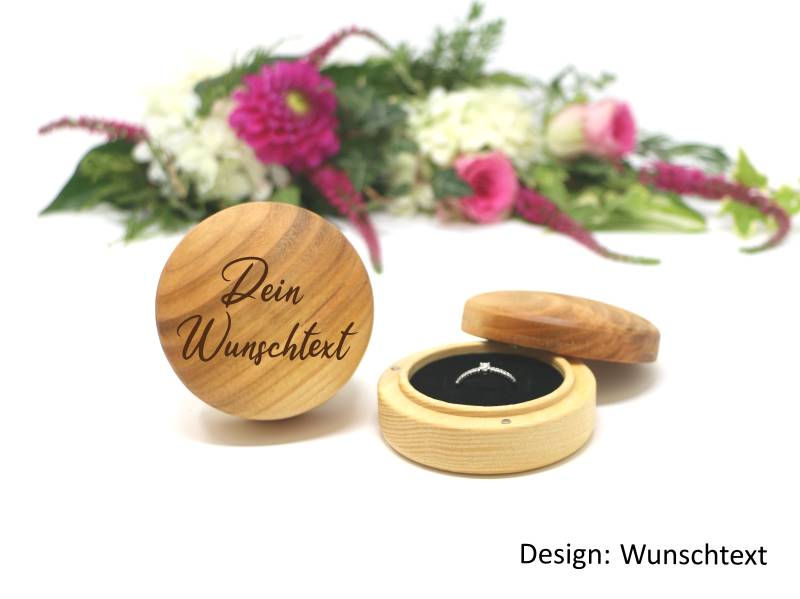 Ringbox Verlobung mit persönlicher Gravur aus Kirsch und Eschenholz