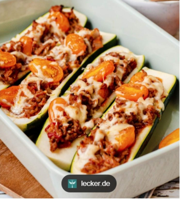 Deftig gefüllte Zucchini (oder Zaphito) mit Hackfleisch & Feta