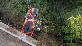 “Vigili del Fuoco Cosenza in intervento notturno a Donnici durante la Festa dell’Uva”