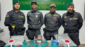 Crotone sequestrati hashish e marijuana