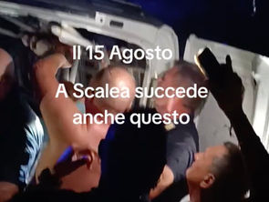 Agenti polizia locale durante controllo spiaggia Scalea