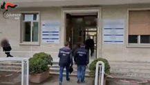 Carabinieri Nas durante un’operazione sanitaria a Reggio Calabria