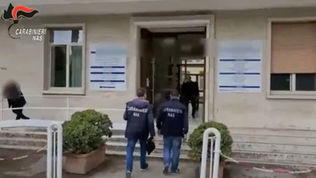 Carabinieri Nas durante un’operazione sanitaria a Reggio Calabria
