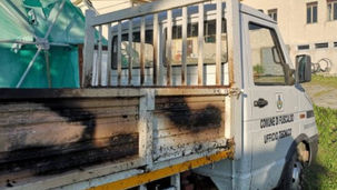 Fuscaldo, in fiamme un mezzo dell'ufficio tecnico del comune