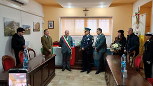 Luis Alejandro Rolle a Bonifati riceve omaggio dal sindaco in municipio