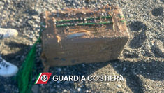 panetti di hashish sequestrati sulla spiaggia di Curinga