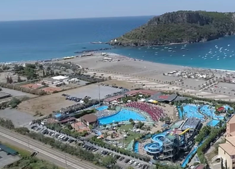 Area ex parco acquatico AcquaFan a Fiuzzi