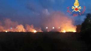 Incendio all'ex zuccherificio di Lamezia Terme