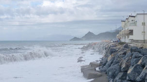Lavori di difesa della costa di Tortora dopo la mareggiata di ottobre