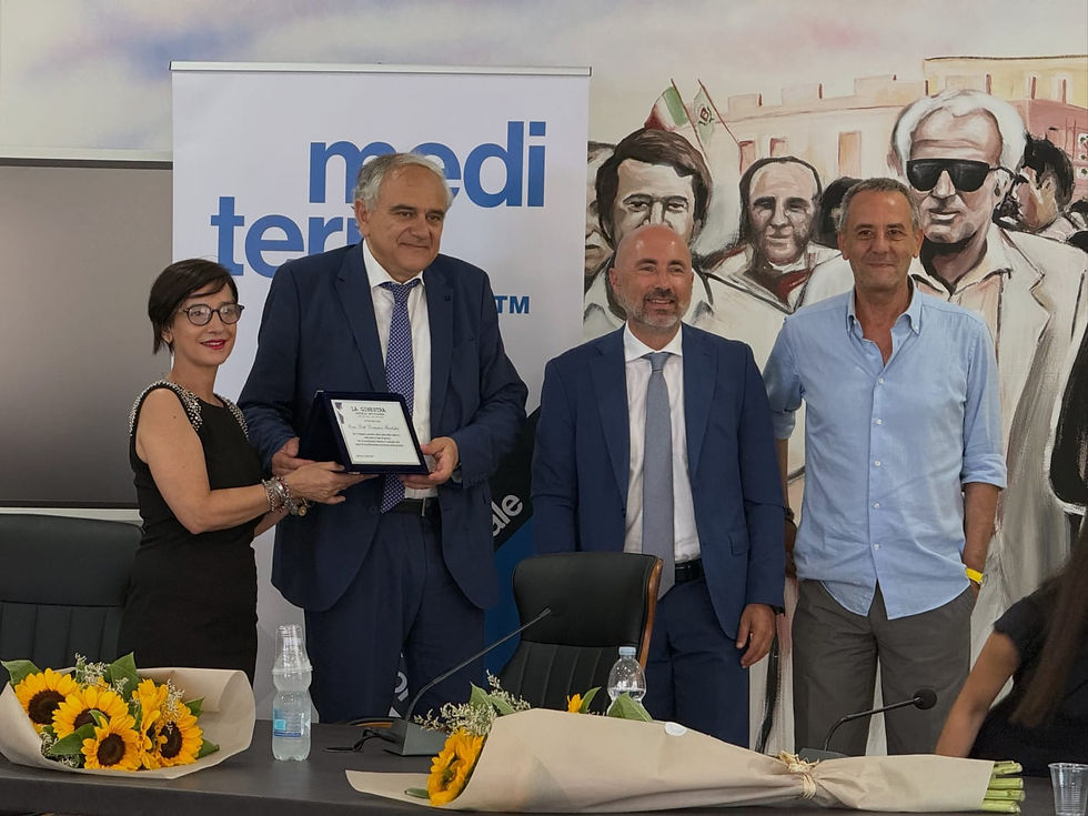 A Diamante convegno sulla violenza di genere per i dieci anni dello sportello La Ginestra La targa al procuratore Fiordalisi