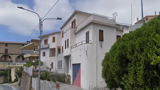 Una pistola con munizioni nell'auto: arrestato dai carabinieri a Fuscaldo