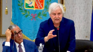 Angelo Paravati durante il suo intervento da neo presidente del consiglio comunale di Scalea